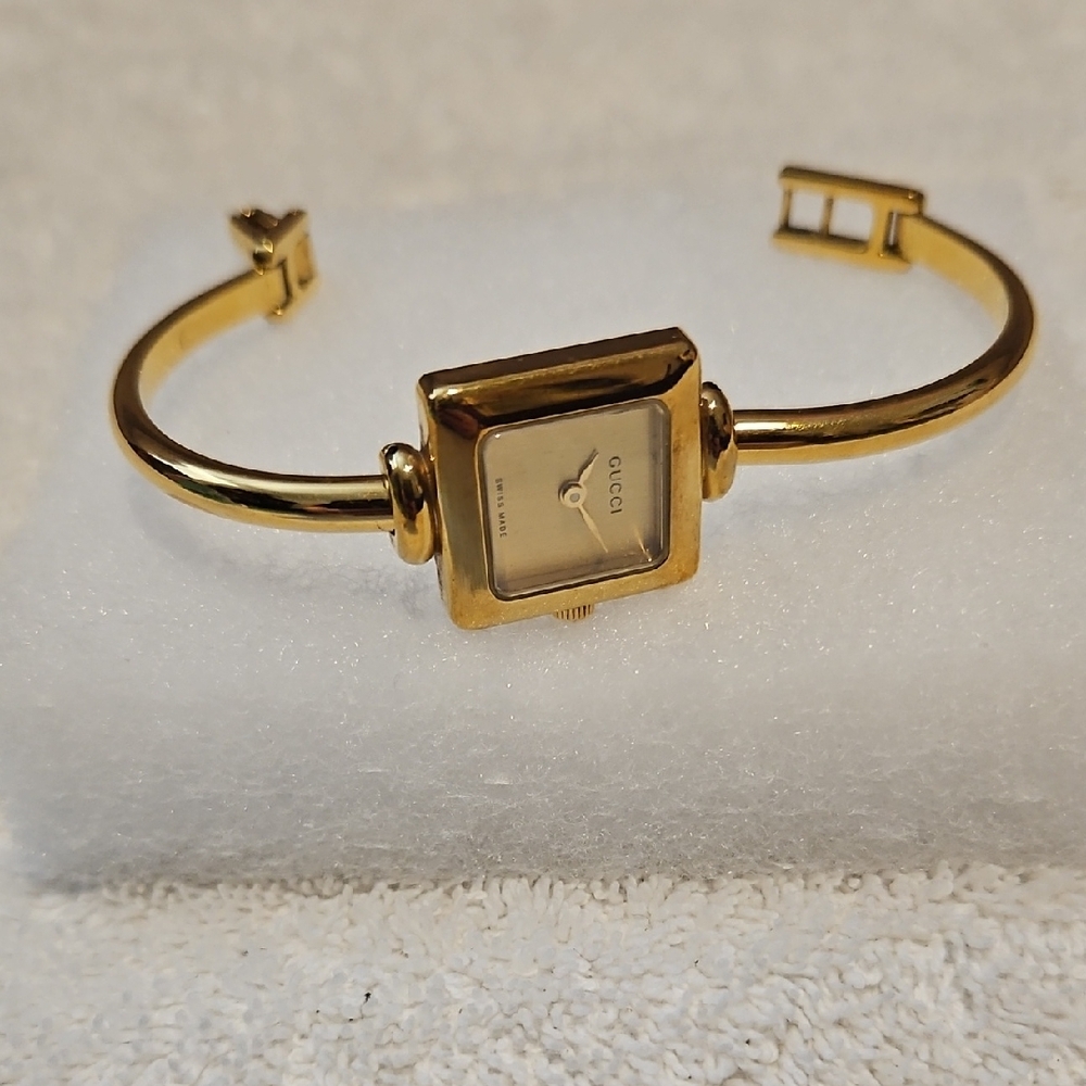 Gucci Gold-Tone Bangle Watch Bracelet Vintage